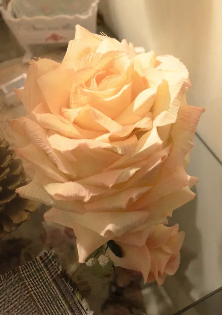 Rose Victoria, une rose en cire sculptée